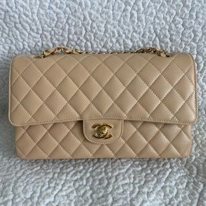 BNIB CHANEL BEIGE CLAIR MEDIUM CLASSIC FLAP